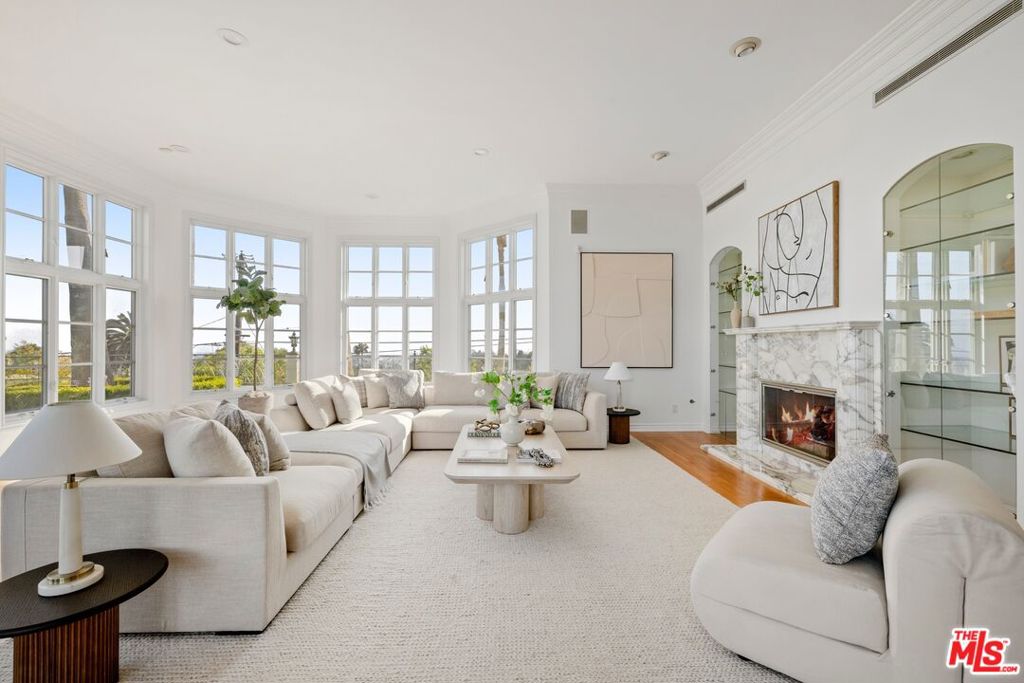 Properties 2 4509 Dundee Drive