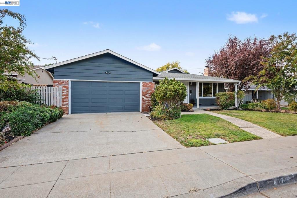 1041 Wagoner Dr