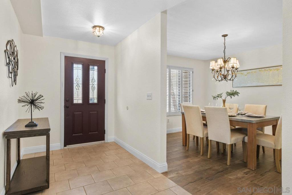 2829 Sylvia St