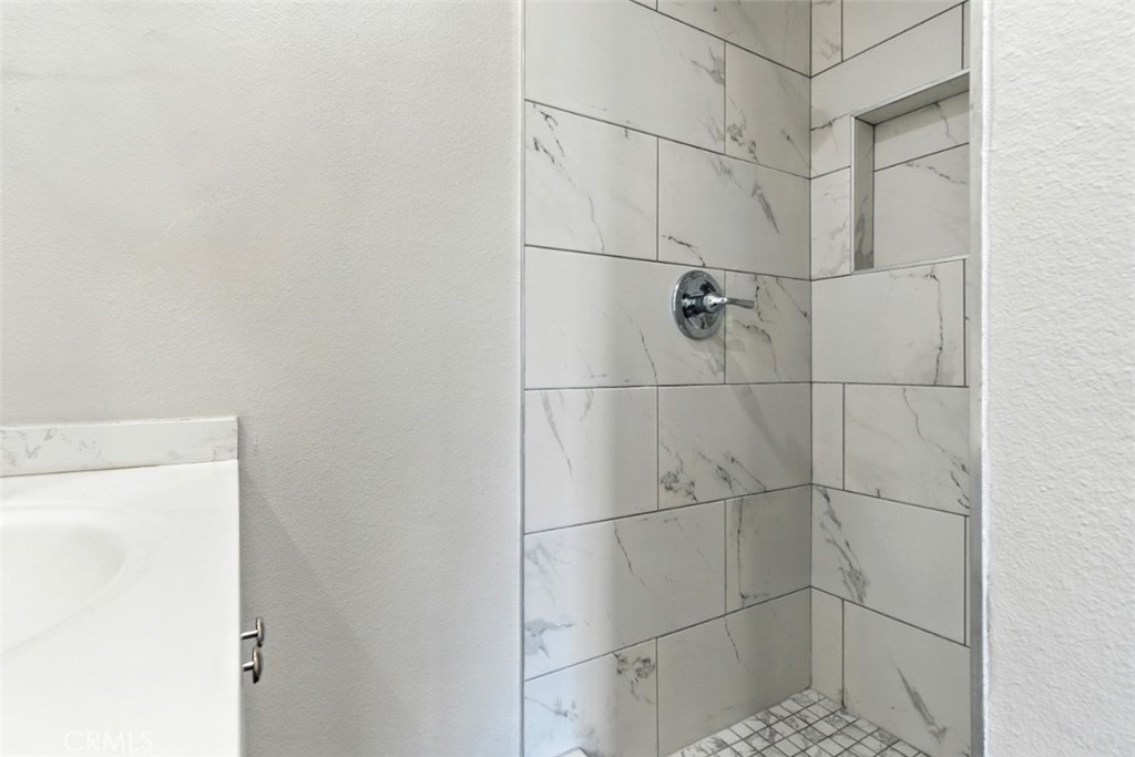 400 West (33201) - Residential