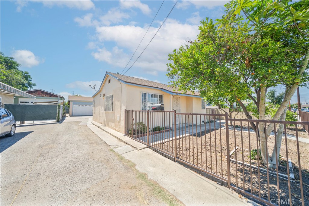 2529 Delta Ave