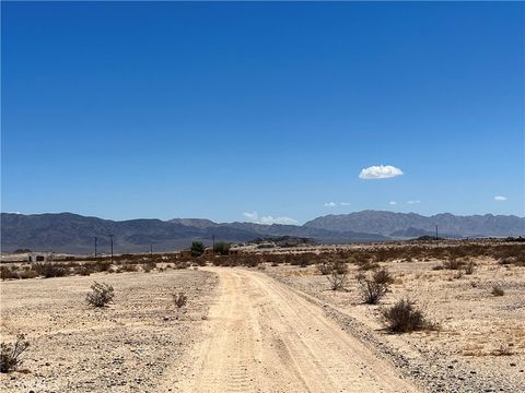 Photo of 0 Garden, 29 Palms, CA 92277 (MLS # JT25138971) Photo of 0 Garden, 29 Palms, CA 92277 (MLS # JT25138971)