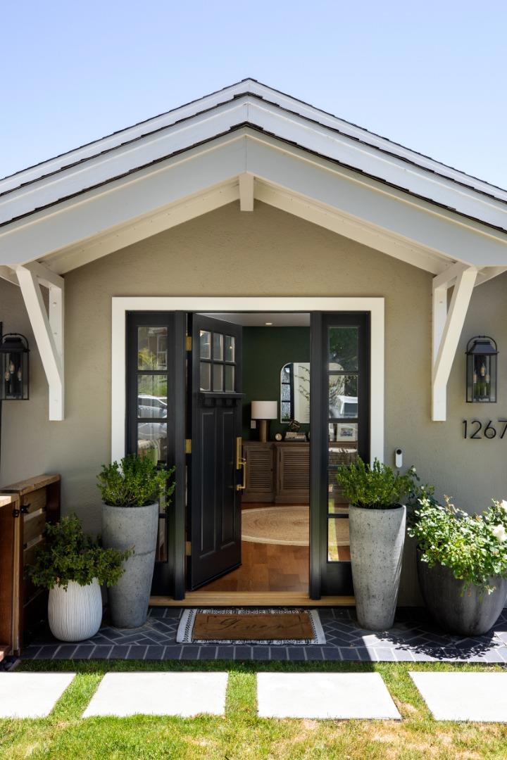 1267 Foothill Street