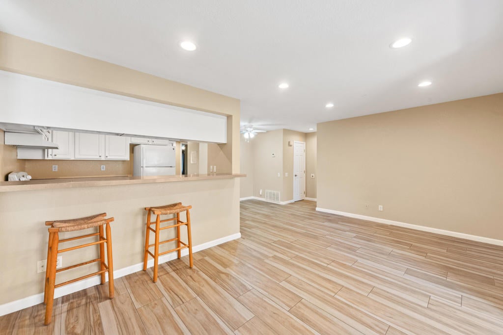 291 E Mel Avenue E 200