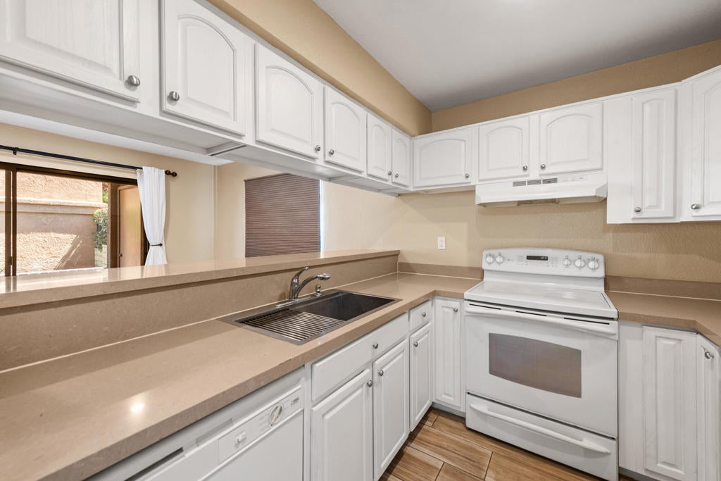 291 E Mel Avenue E 200