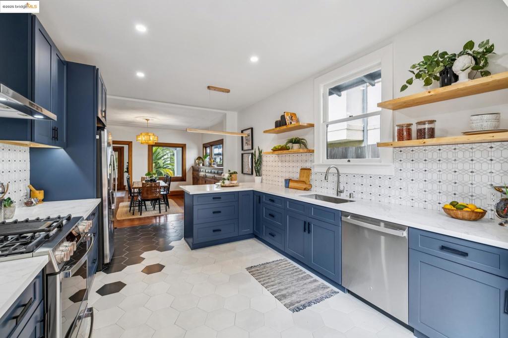 LAKESHORE - Residential