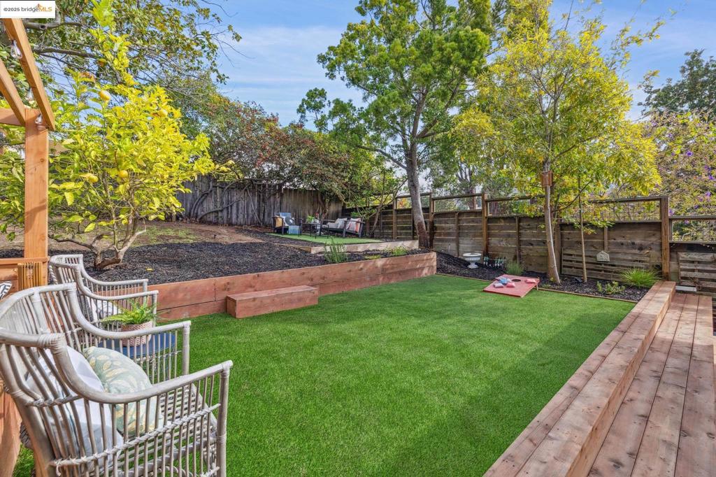 LAKESHORE - Residential