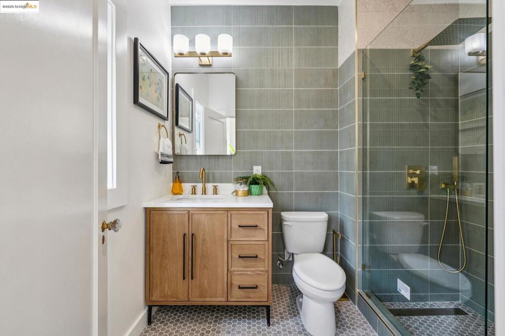 LAKESHORE - Residential