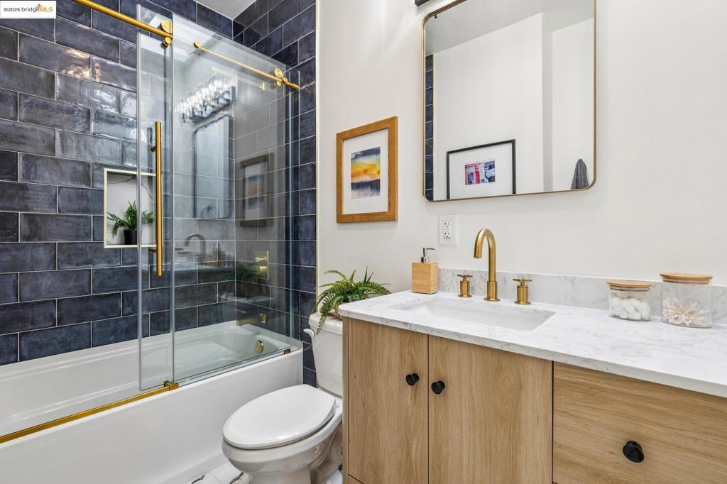 LAKESHORE - Residential