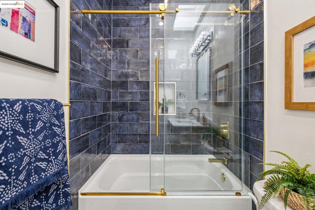 LAKESHORE - Residential