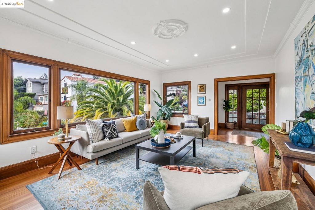 LAKESHORE - Residential