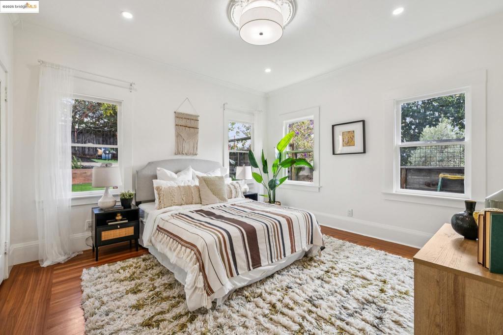 LAKESHORE - Residential