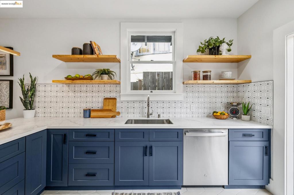 LAKESHORE - Residential