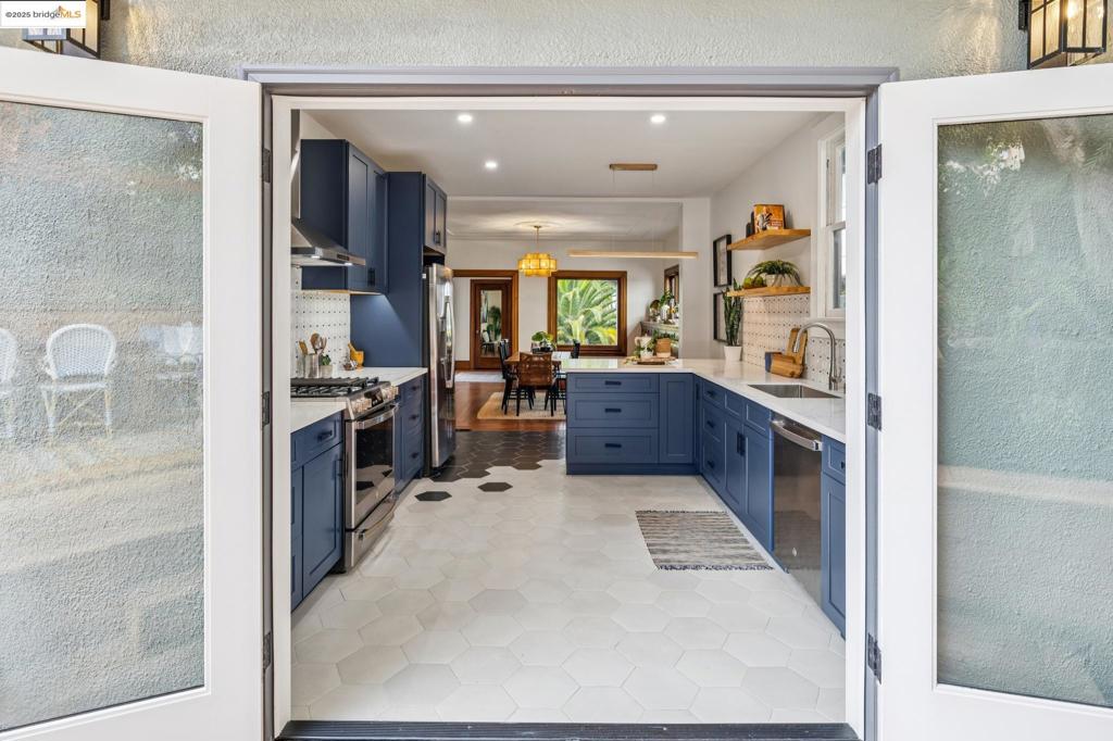 LAKESHORE - Residential