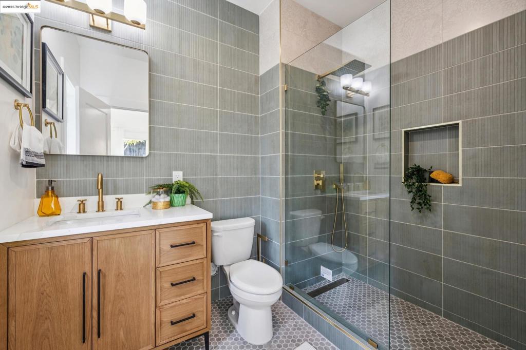 LAKESHORE - Residential