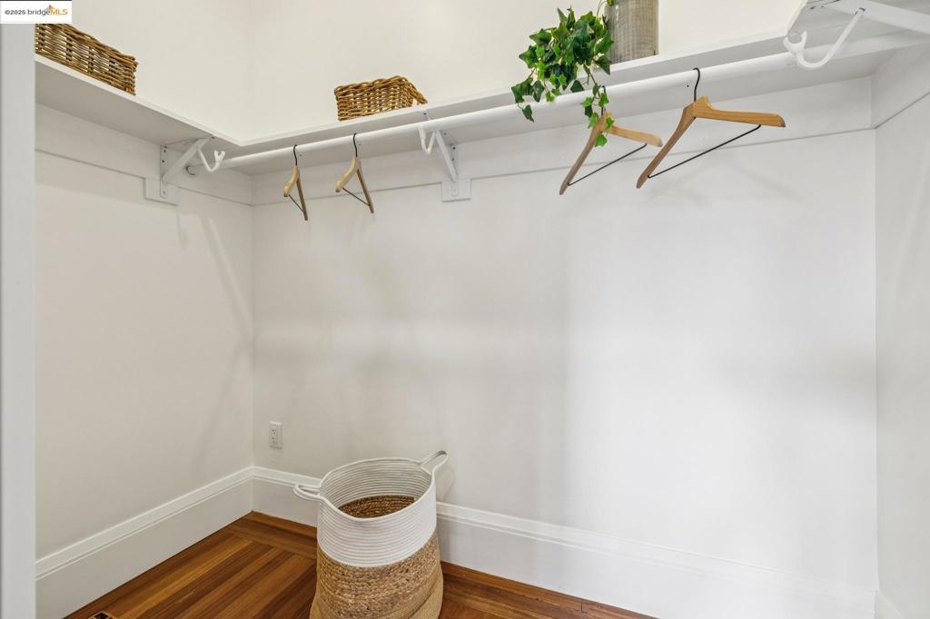 LAKESHORE - Residential