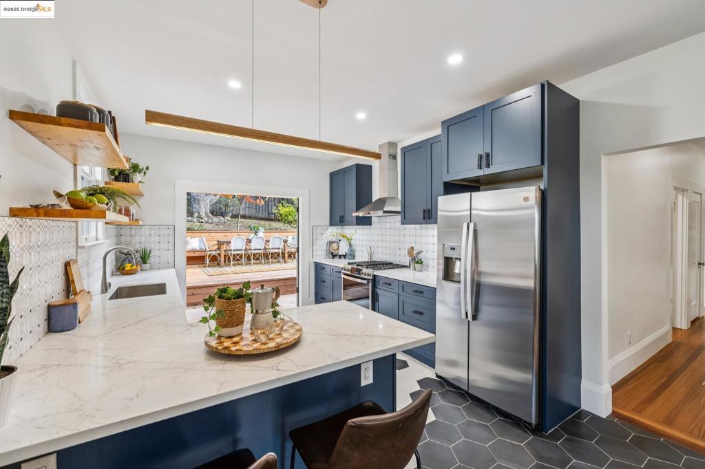 LAKESHORE - Residential