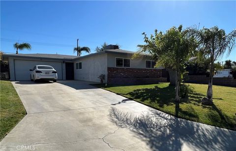 Photo of 722 Forest Park Drive, Riverside, CA 92501 (MLS # IV26117072)