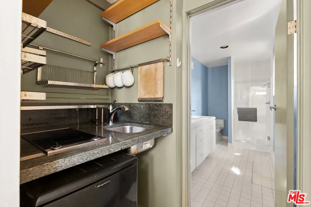 Los Angeles, California 90046, United States, 4 Bedrooms Bedrooms, ,4 BathroomsBathrooms,Residential,Active,213461