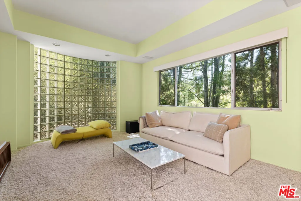 Los Angeles, California 90046, United States, 4 Bedrooms Bedrooms, ,4 BathroomsBathrooms,Residential,Active,213461