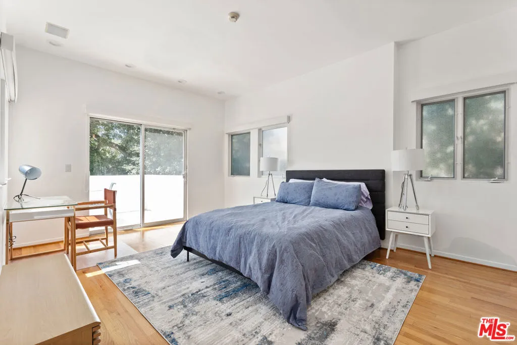 Los Angeles, California 90046, United States, 4 Bedrooms Bedrooms, ,4 BathroomsBathrooms,Residential,Active,213461