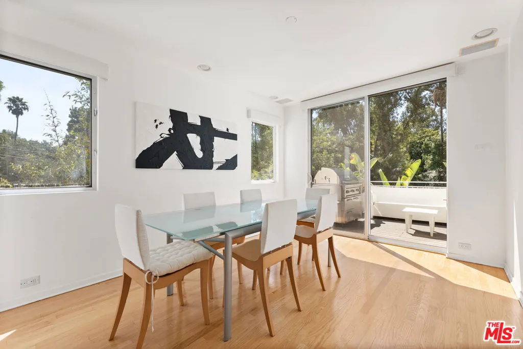 Los Angeles, California 90046, United States, 4 Bedrooms Bedrooms, ,4 BathroomsBathrooms,Residential,Active,213461