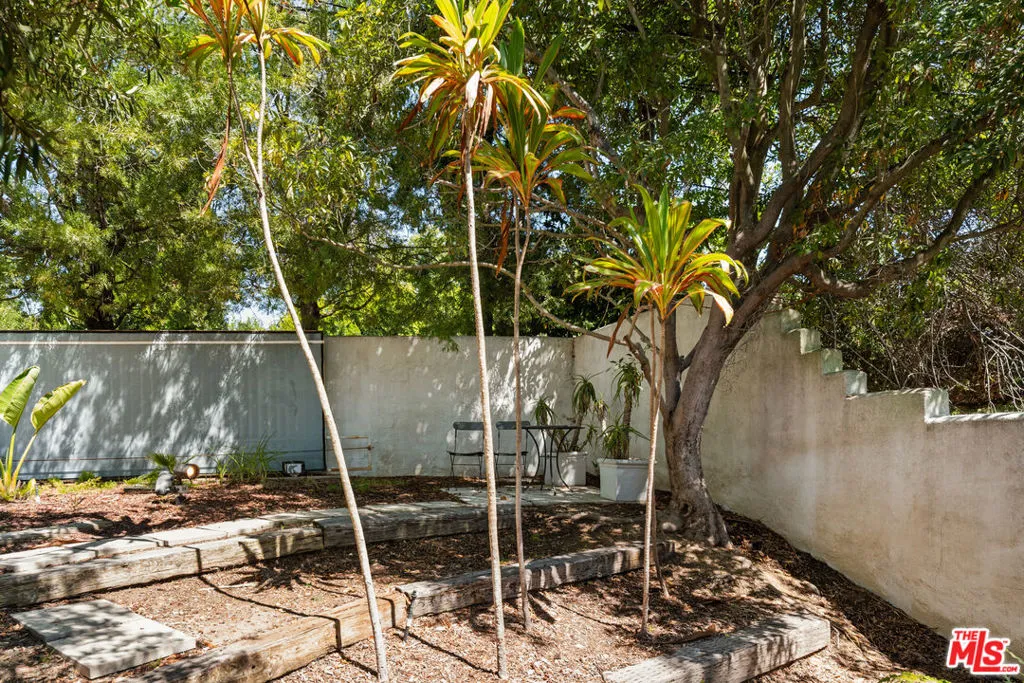 Los Angeles, California 90046, United States, 4 Bedrooms Bedrooms, ,4 BathroomsBathrooms,Residential,Active,213461