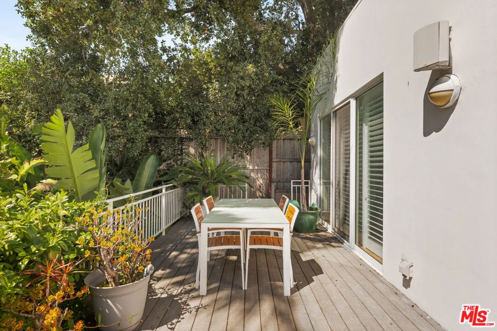 Los Angeles, California 90046, United States, 4 Bedrooms Bedrooms, ,4 BathroomsBathrooms,Residential,Active,213461