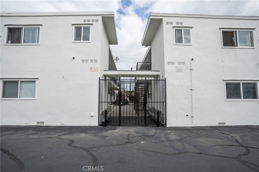 1414 W 225th Street