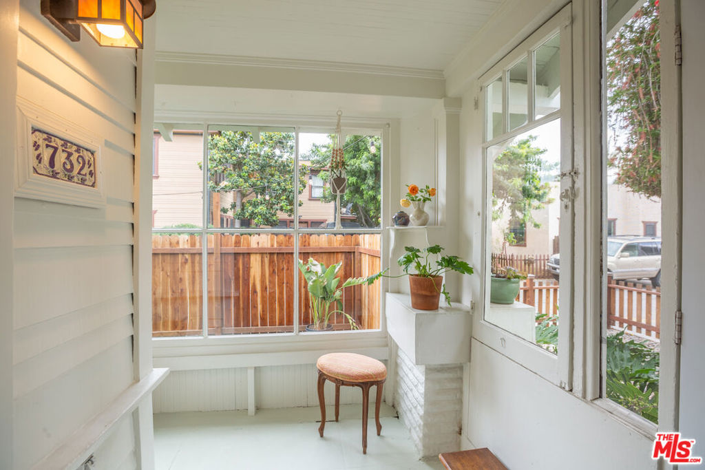 732 N Toledo Walk