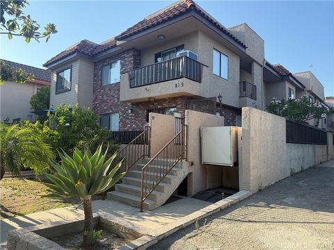 Photo of 219 E Maple Street #2, Glendale, CA 91205 (MLS # AR26097885)
