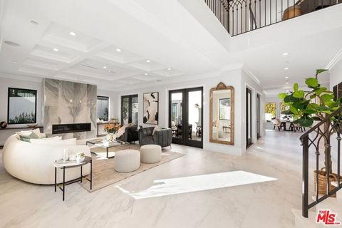 Photo of 4351 Vanalden Avenue, Tarzana, CA 91356 (MLS # 25545695)