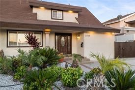 Located in prime North Hollywood, on a cul-de-sac street surrounded by updated homes, this Turn-Key 2-story house offers 4 bedrooms and 3 bathrooms, all bathed in natural light and finished with elegant flooring and recessed lighting throughout. With a great floor plan that includes 1 bedroom downstairs, this is a fantastic house for a large family or for accommodating in-laws.The spacious living room is perfect for entertaining, featuring a cozy fireplace that adds a touch of warmth and direct access to the backyard through a large sliding door. The adjacent updated kitchen is a host’s dream, equipped with quartz countertops and essential stainless-steel appliances, providing enough space to add a table for enjoying breakfast with family. The laundry area is conveniently located next to the kitchen, offering a dedicated space for functionality and ease of use. The three additional bedrooms upstairs are well-sized, offering ample space for personalization and featuring mirrored sliding closet doors. All the bathrooms are tastefully updated.
Situated in a peaceful neighborhood in the highly desirable North Hollywood area, with easy access to the 170 and 5 freeways, this home is a suburban gem you won’t want to miss
