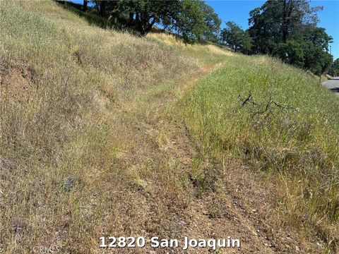Photo of 12820 San Joaquin Ave, Clearlake, CA 95422 (MLS # LC26073704)