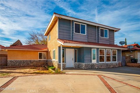 Photo of 43637 Rembrandt St, Lancaster, CA 93535 (MLS # SR25280507)