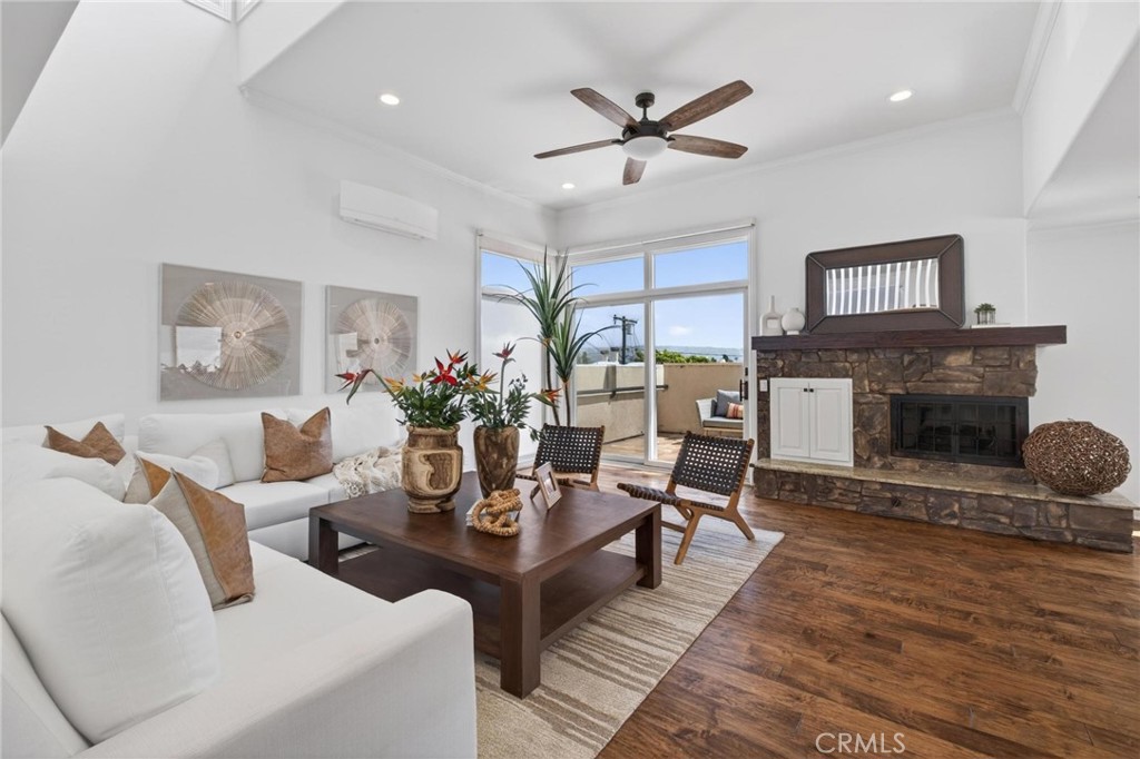818 N Juanita B