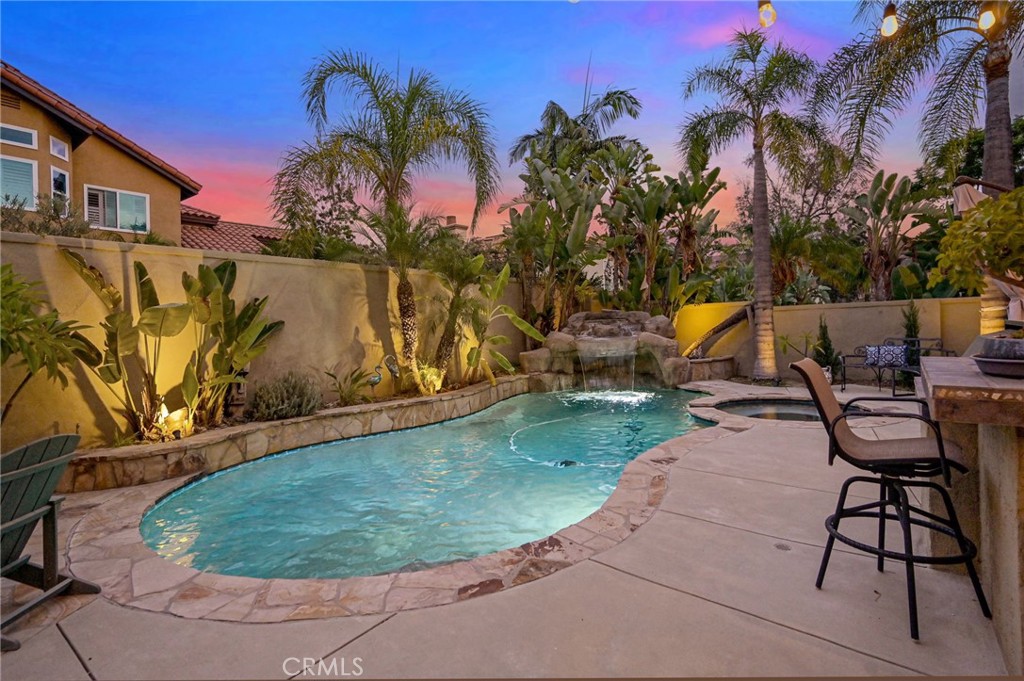 5570 MEADOW LAKE Lane