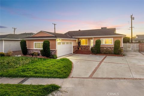 Photo of 11315 Groveside Avenue, Whittier, CA 90604 (MLS # AR25162569) Photo of 11315 Groveside Avenue, Whittier, CA 90604 (MLS # AR25162569)