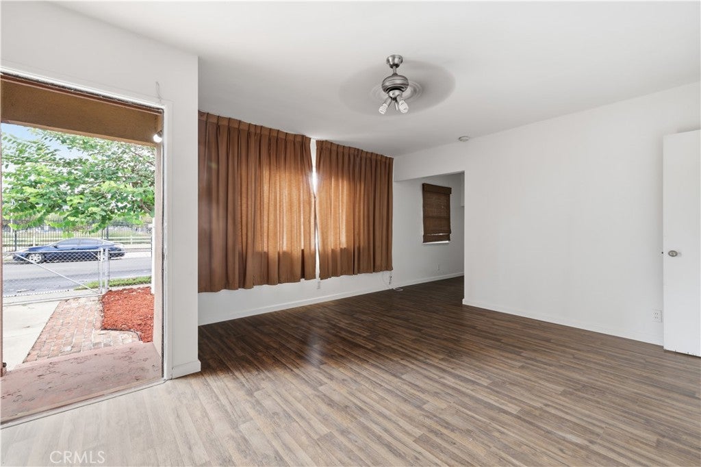 324 E 55th