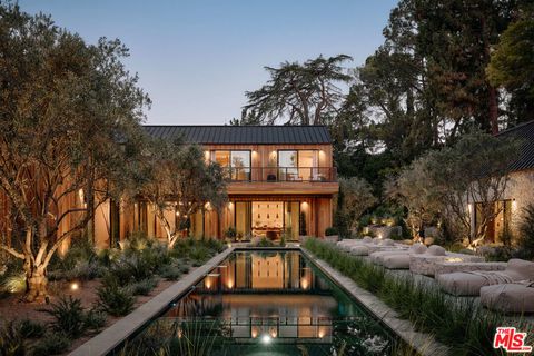 Photo of 3405 Fryman Road, Studio City, CA 91604 (MLS # 26636745)