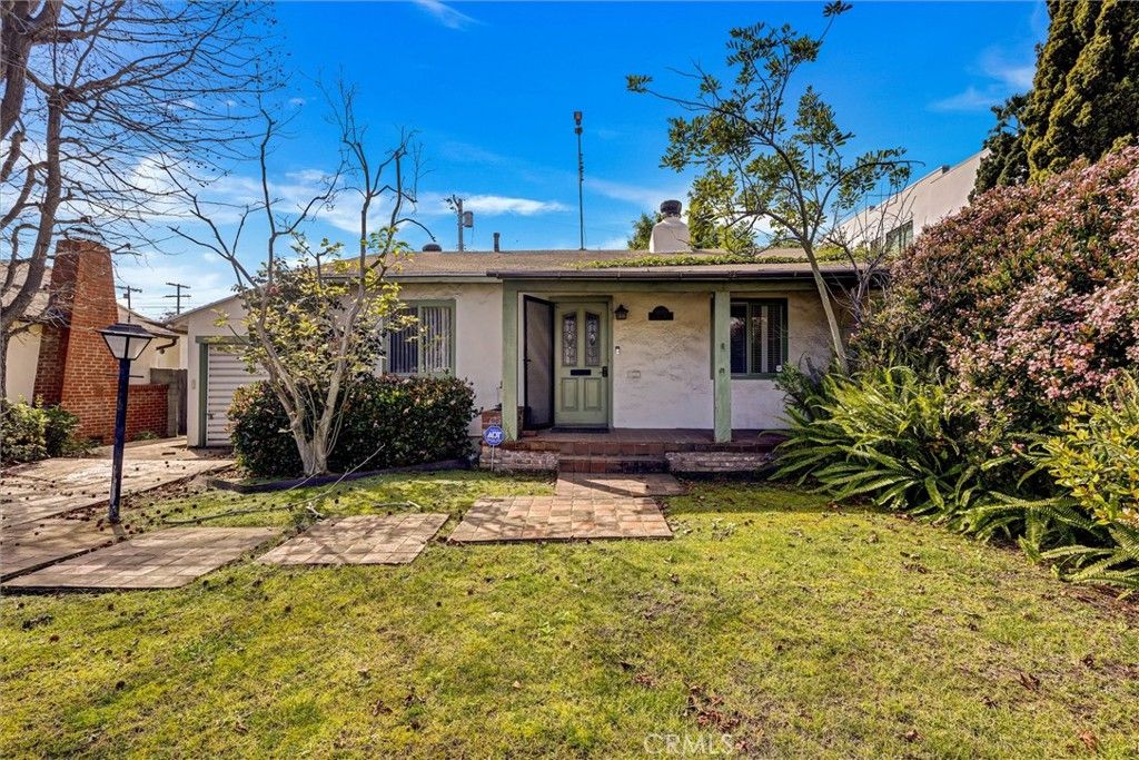 Photo of 3035 Malcolm Ave, Los Angeles, CA 90034 (MLS # OC26056638)