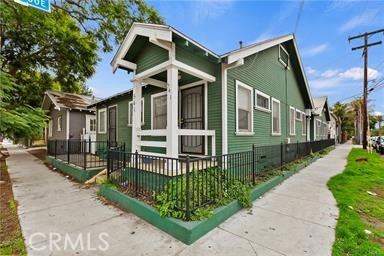 GREAT INVESTMENT OPPORTUNITY!!! This wonderful craftsman property features 4 units located in the highly desirable Alamitos Bay area of Downtown Long Beach. The property consists of four one bedroom, one bathroom units that are about 500 square feet and have been well maintained. The floors and kitchens have recently been updated. The property boasts a walk score of 92 and a bike score of 93 and is located within walking distance from all the best that Downtown Long Beach has to offer. All the units are individually metered for electricity and gas with individual water heaters for each unit.
