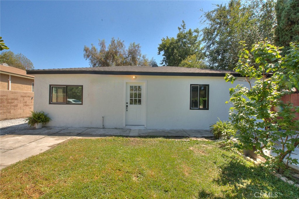I proudly present to you this charming single story home that offers 4 spacious bedrooms and 2 fully updated bathrooms in the beautiful and desirable city of Duarte perfect for families of all sizes. In addition to the main living space, there’s a versatile bonus room with its own kitchenette, ideal for giving older children privacy and independence, accommodating extended family as a mother-in-law suite, or even generating extra income as a rental. This move-in ready home features numerous upgrades throughout, including......Brand new flooring, New energy-efficient windows, Fresh interior and exterior paint, Updated kitchen with new gorgeous countertops and modern fixtures and fully renovated bathrooms with sleek vanities and stylish tile work. Love outdoor space? You’ll enjoy a huge backyard with a large covered carport, great for shaded parking or outdoor entertaining. The property also includes ample parking with a long driveway on one side and an additional separate driveway on the other. Located near the 210 Freeway, shopping centers, restaurants, and more, this home truly has it all. Don’t miss this incredible opportunity, come see it before it’s gone!