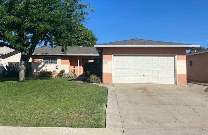 Perfect starter home on large lot.  Newer roof, newer HVAC unit, most are dual pane windows.  Newer appliances.  This is a charming home with an eat in kitchen and a formal dining room.  Fireplace in living room, covered patio and mature landscaping.  Close to shopping, schools, gym and more.  This home is well maintained and won't last at this price!