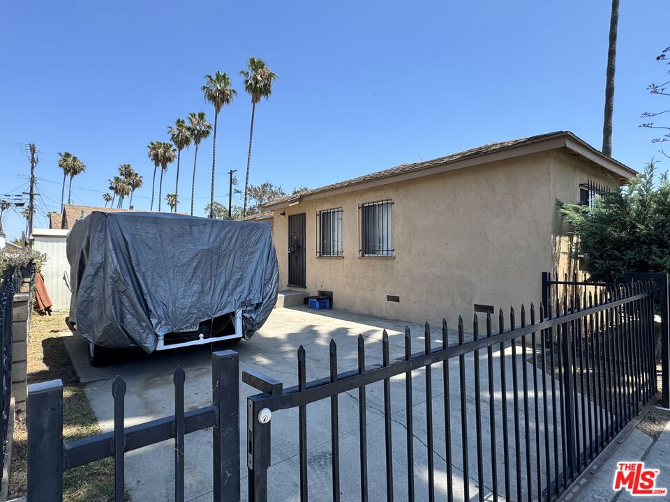 2000 Lewis Avenue