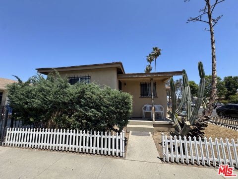 Photo of 2000 Lewis Avenue, Long Beach, CA 90806 (MLS # 26848485)