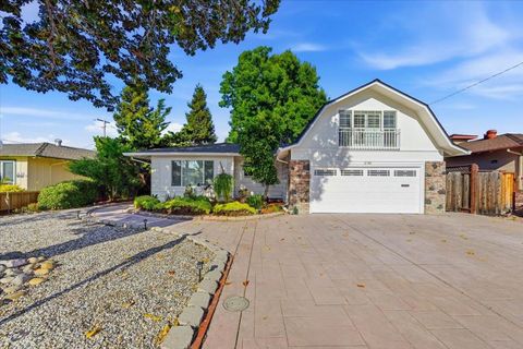 Photo of 2199 Fordham Drive, Santa Clara, CA 95051 (MLS # ML82046274)