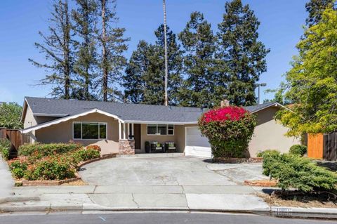 Photo of 10101 Richwood Drive, Cupertino, CA 95014 (MLS # ML82041910)