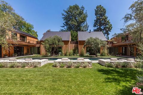 Photo of 3405 Fryman Road, Studio City, CA 91604 (MLS # 26793601)