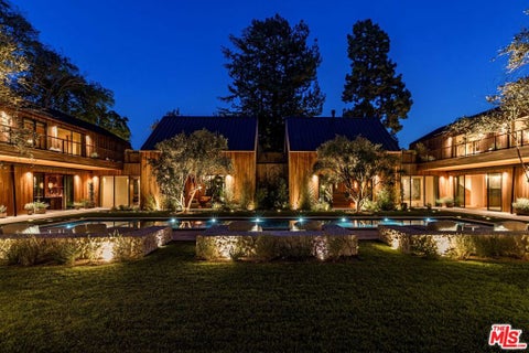 Photo of 3405 Fryman Road, Studio City, CA 91604 (MLS # 26793601)